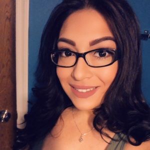 Meet your Posher, Crystal